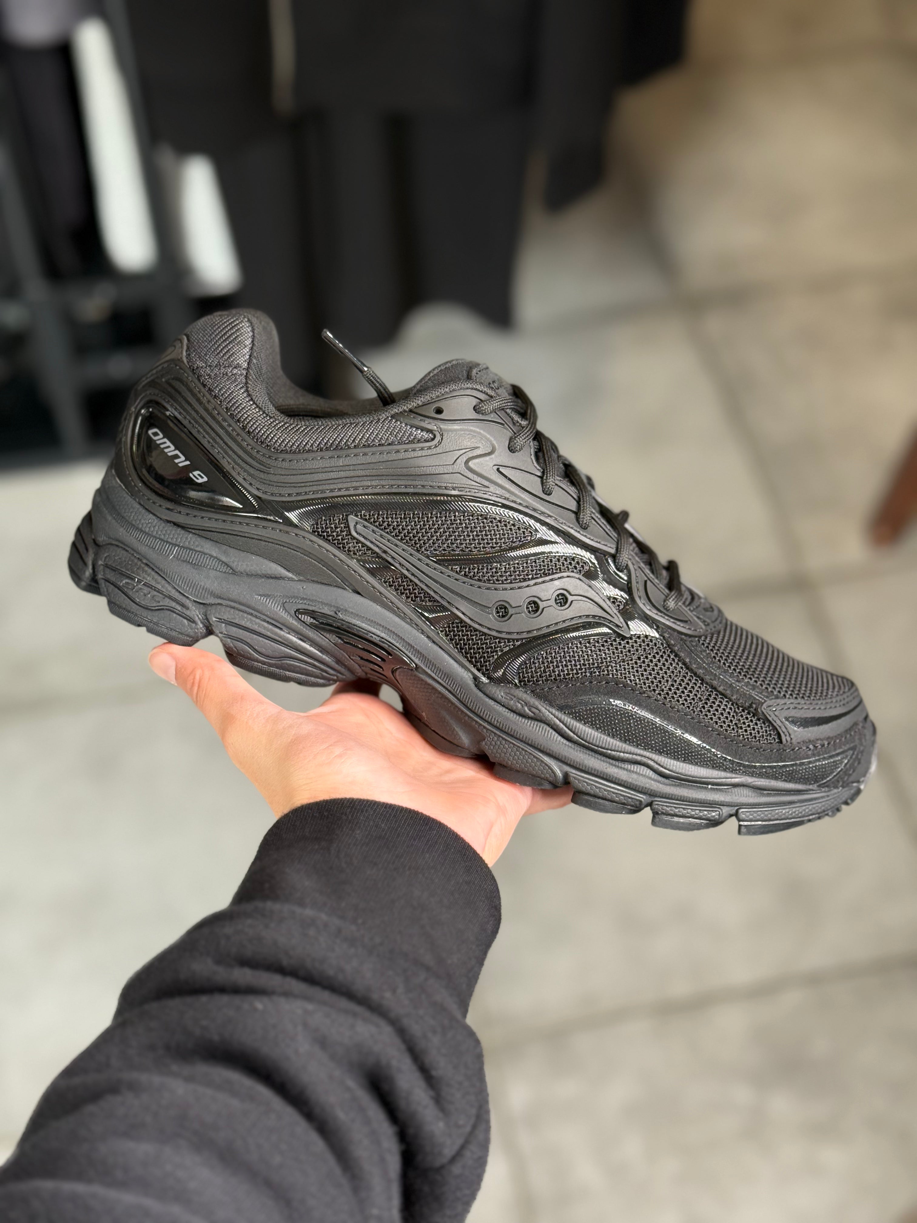 Saucony Progrid OMNI 9 full black | Lyon