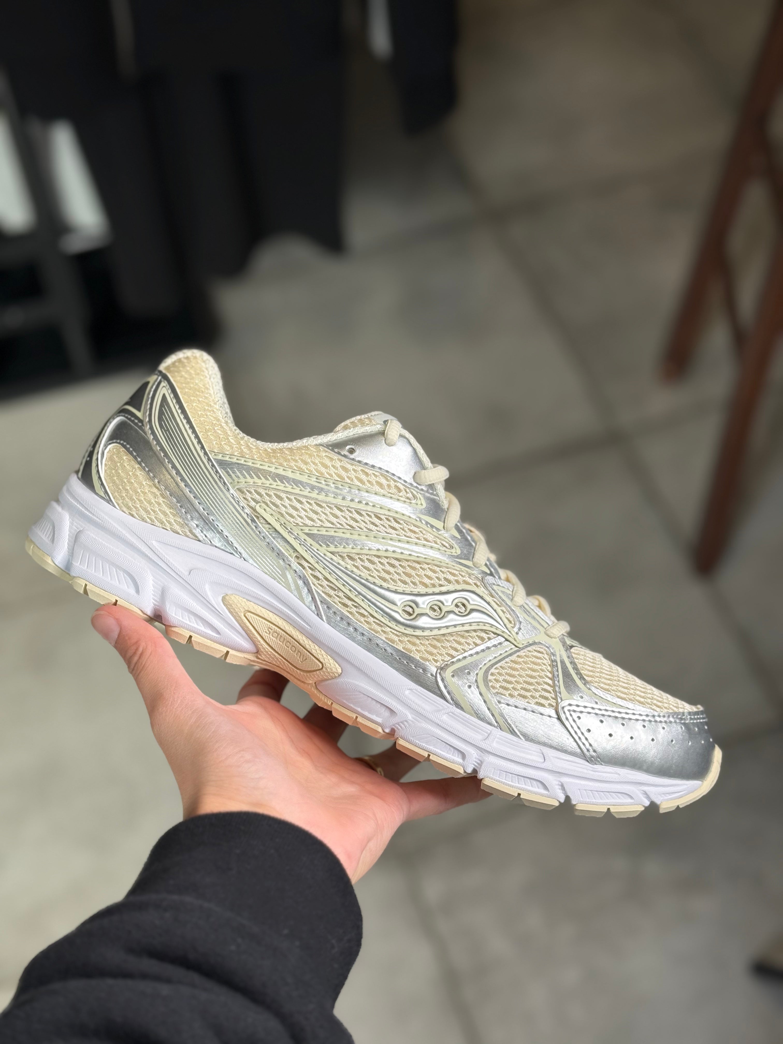 Saucony Ride Millennium beige et grise | Lyon