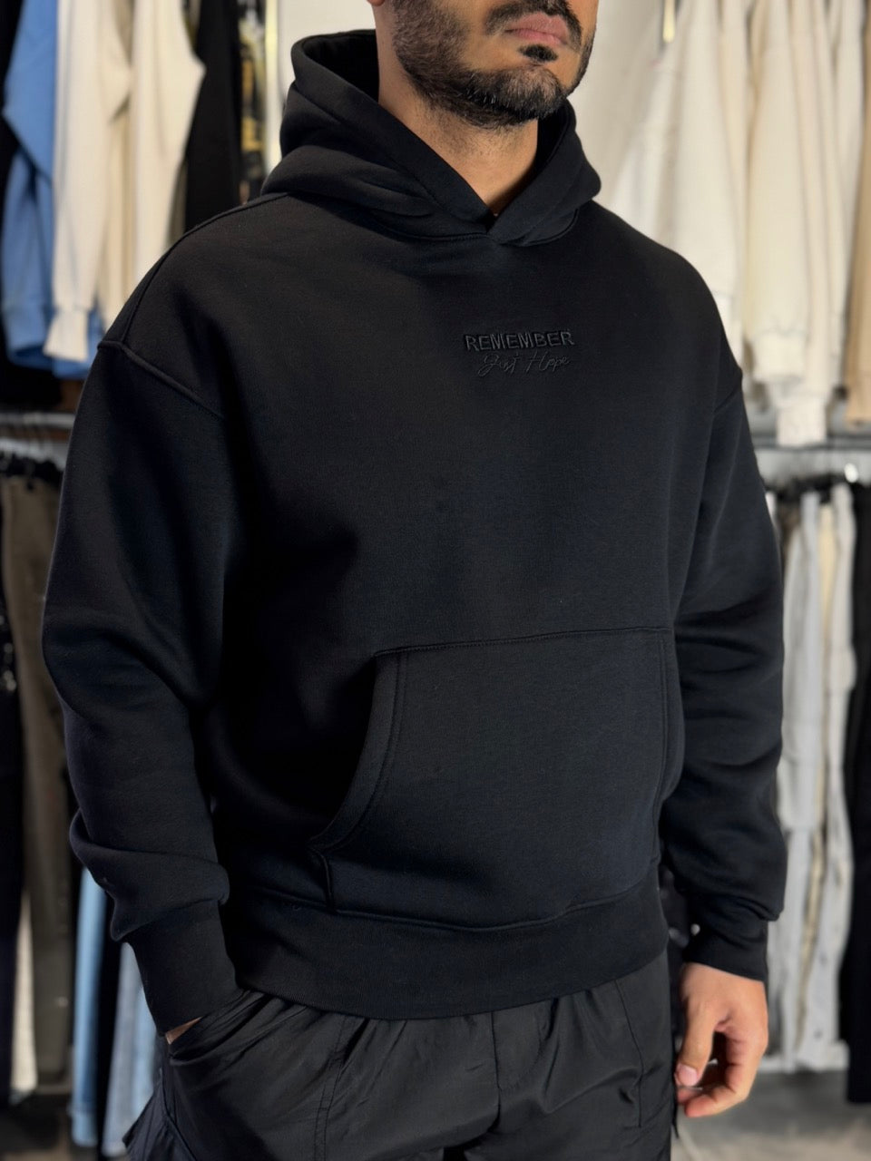 Sweat-shirt à capuche (Noir) Basique