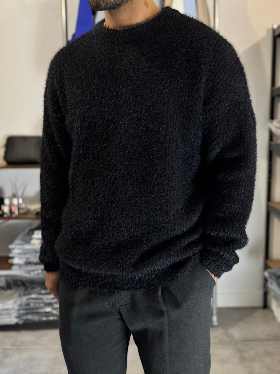 Pull doux en maille noir simple