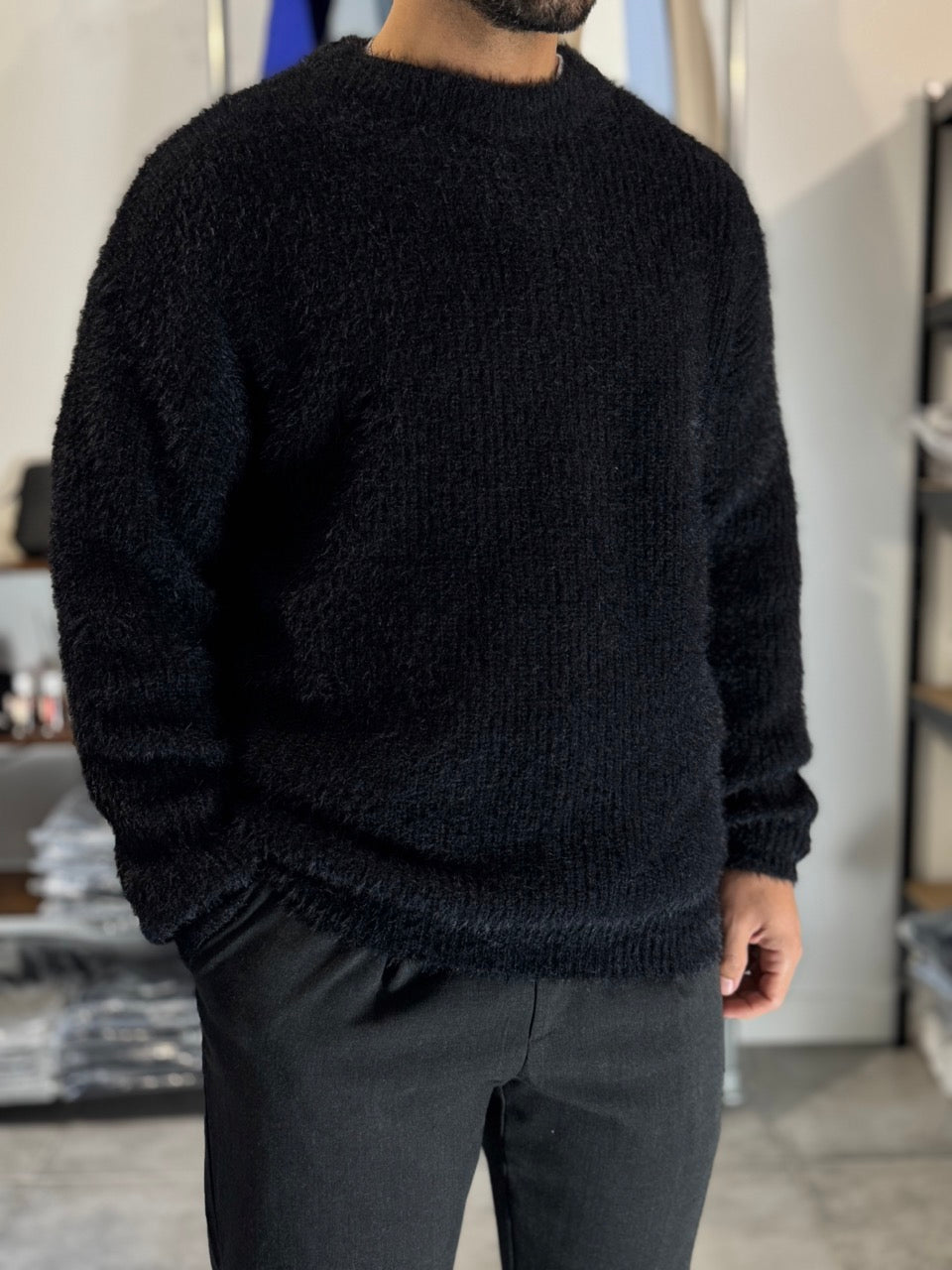 Pull doux en maille noir simple