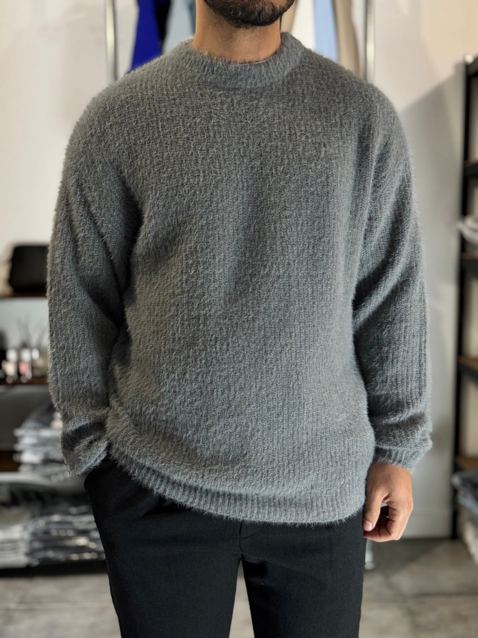 Pull doux en maille gris simple