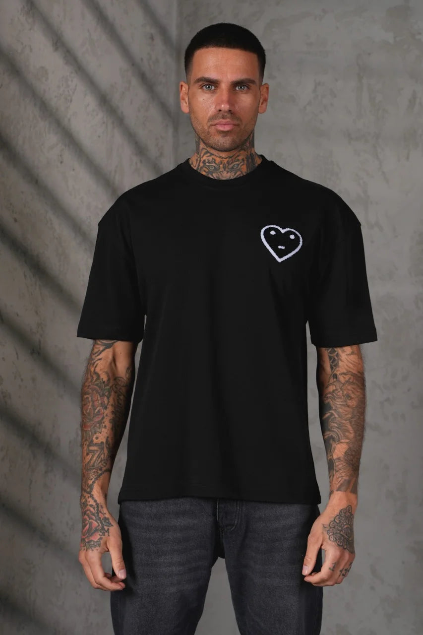 T-shirt oversize noir coeur brodé