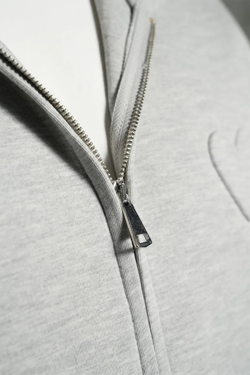 Ensemble basique aspect neoprene de couleur grise pantalon coupe droite et veste avec motif coeur 3D| Lyon