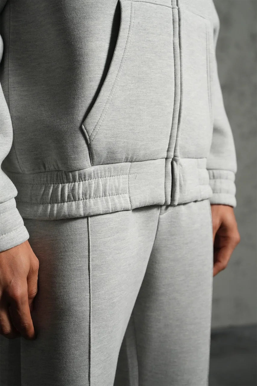 Ensemble basique aspect neoprene de couleur grise pantalon coupe droite et veste avec motif coeur 3D| Lyon