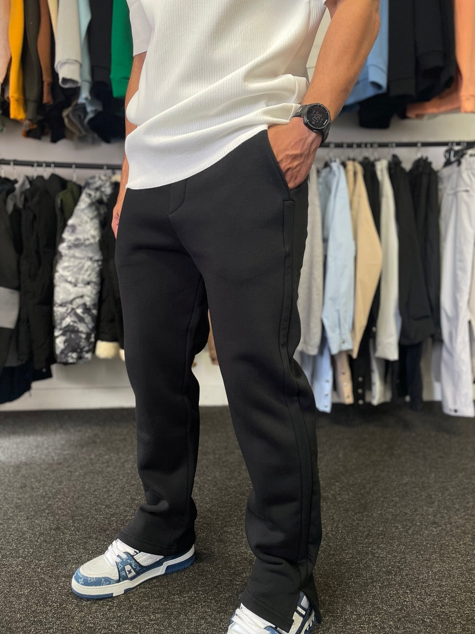 Pantalon jogging noir avec fente cheville Adj