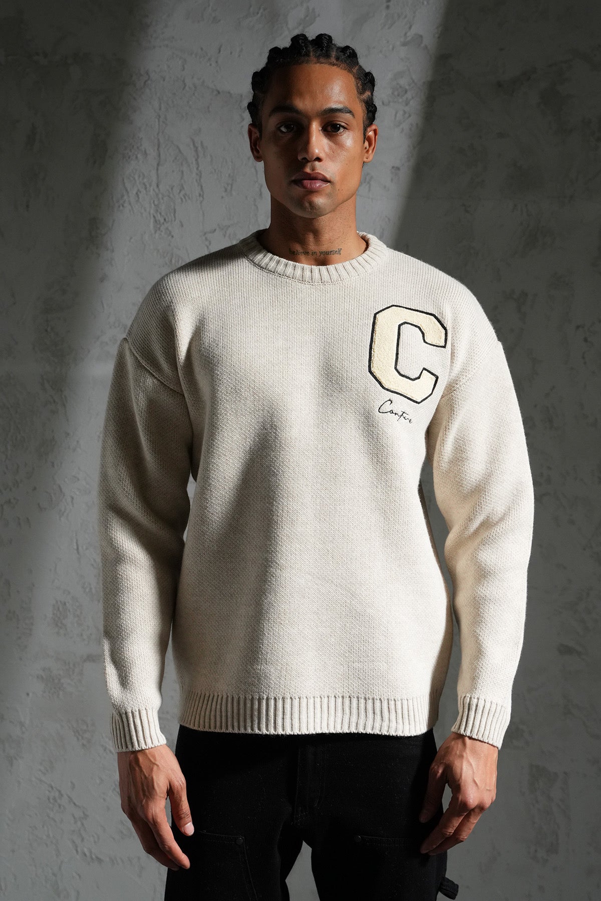 Pull en maille blanc cassé simple avec C beige | Lyon