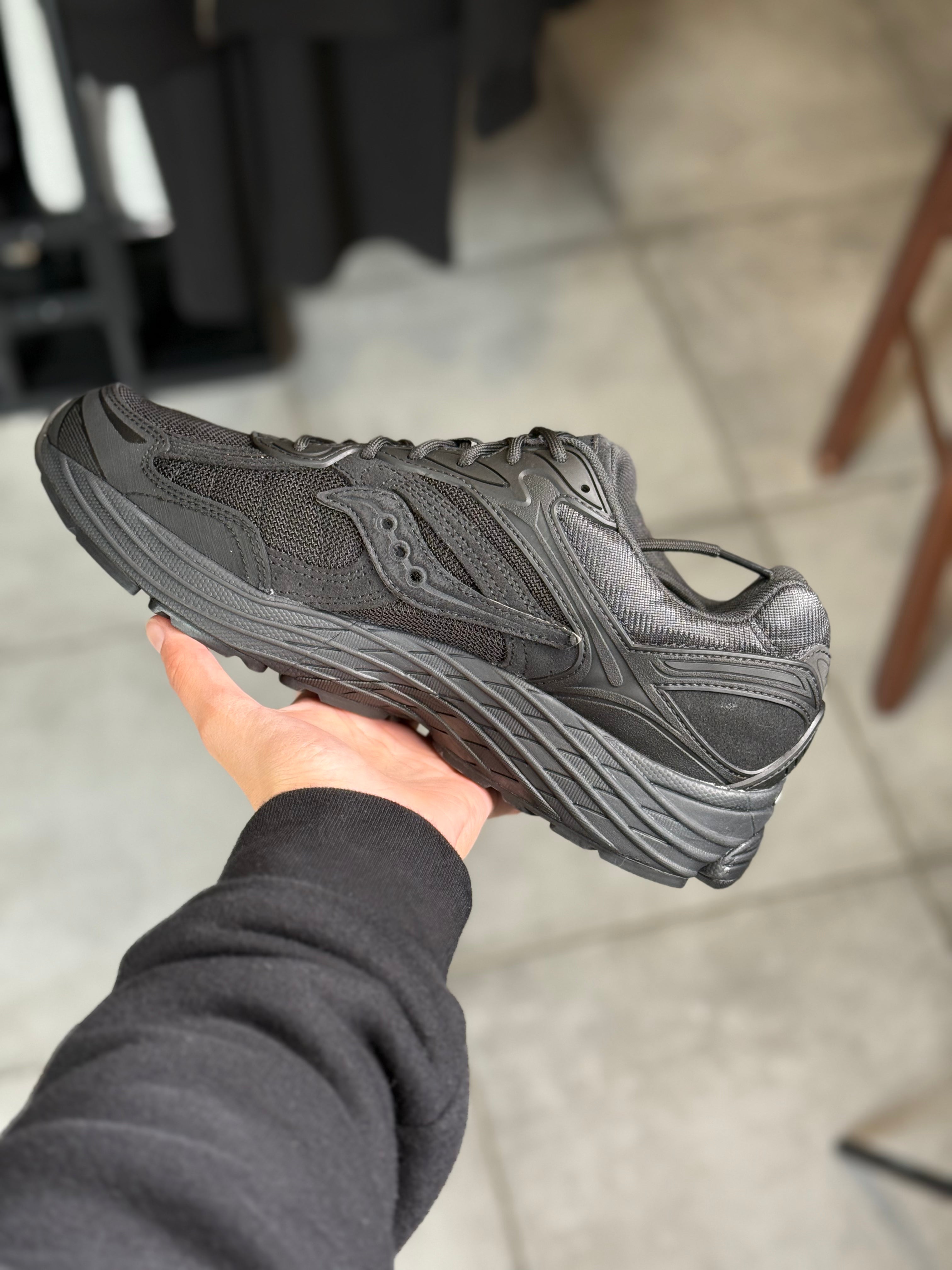 Saucony Progrid OMNI 9 full black | Lyon