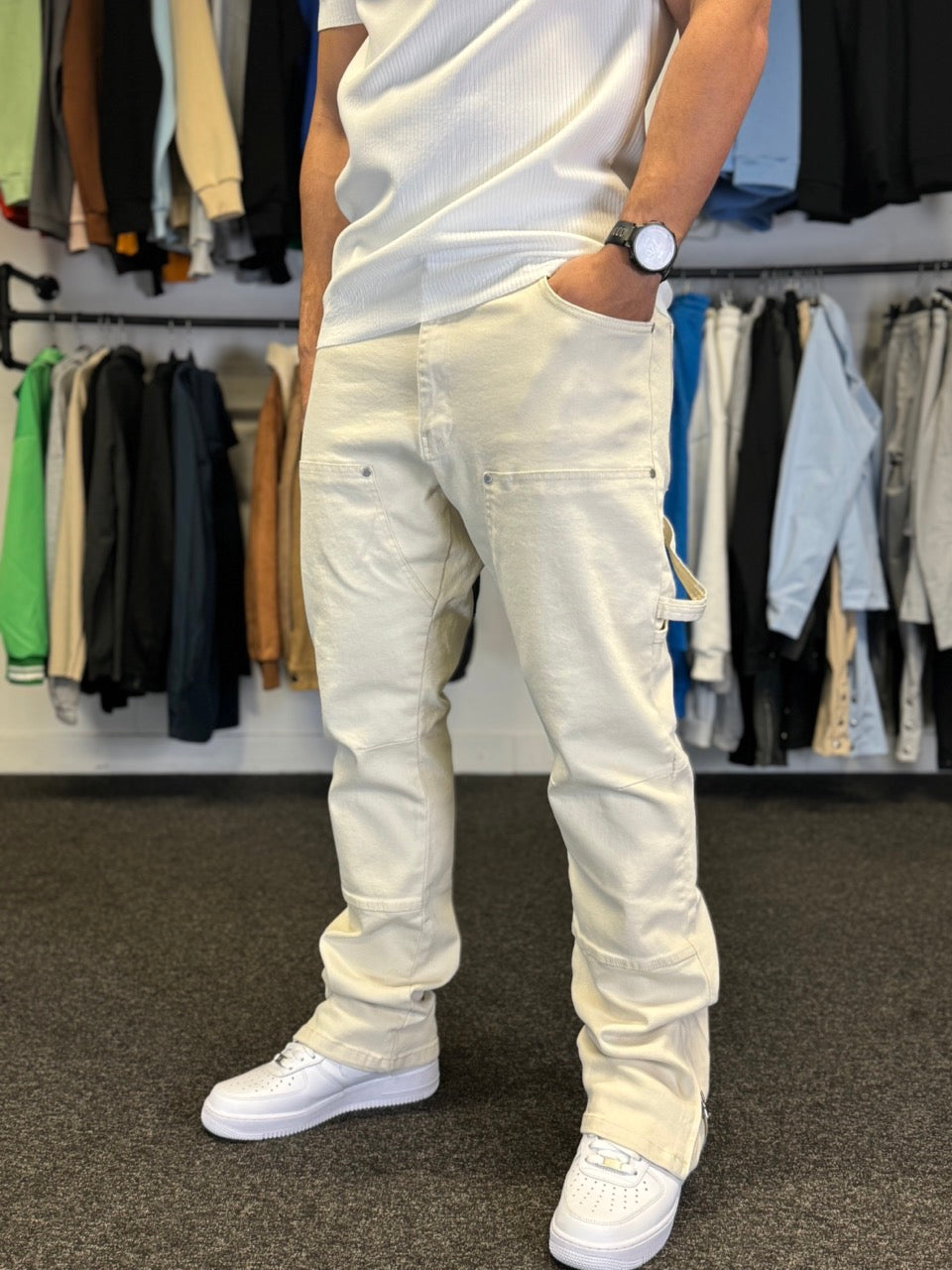 Jean double knee simple couleur beige avec fermeture zip