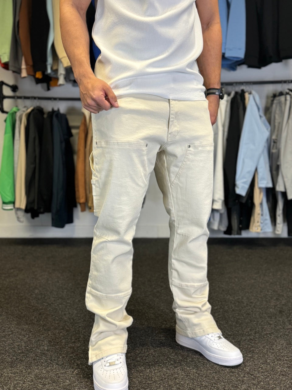 Jean double knee simple couleur beige avec fermeture zip