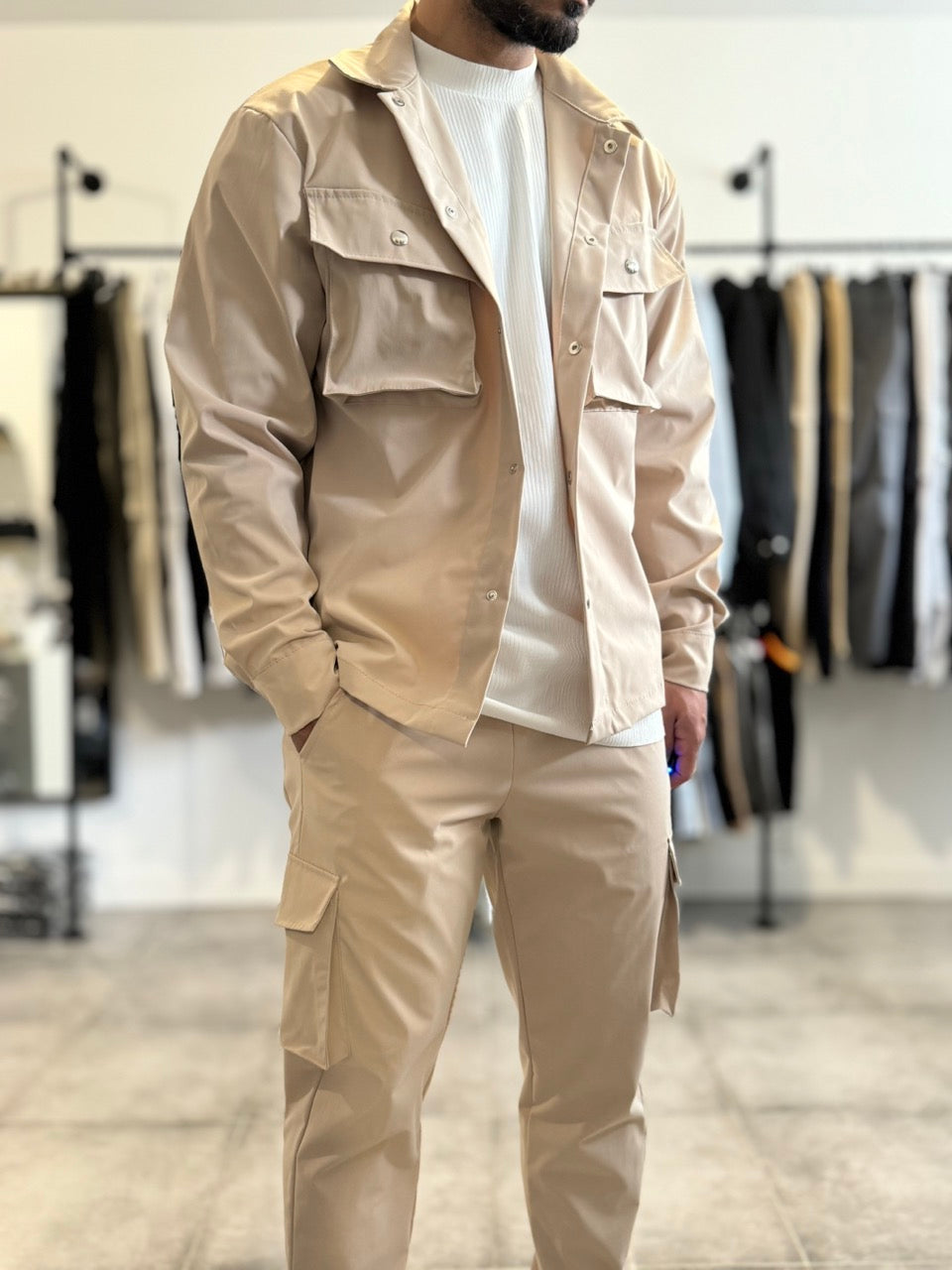 Veste cargo boutonnée beige simple pour ensemble VESPA