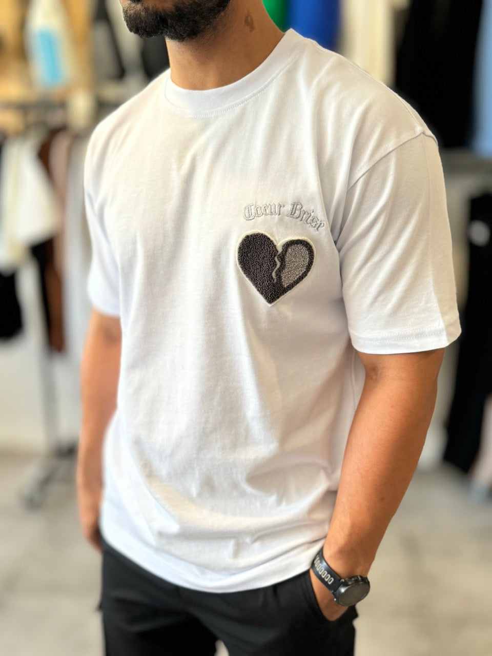 T-shirt blanc coeur brisé brodé