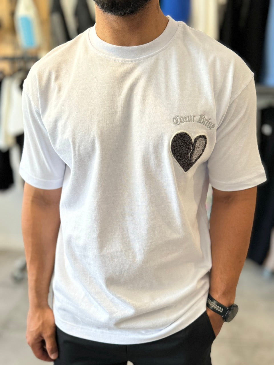 T-shirt blanc coeur brisé brodé