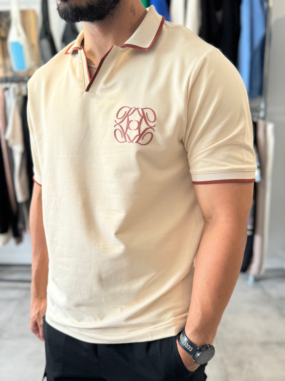 Polo AMA col V beige