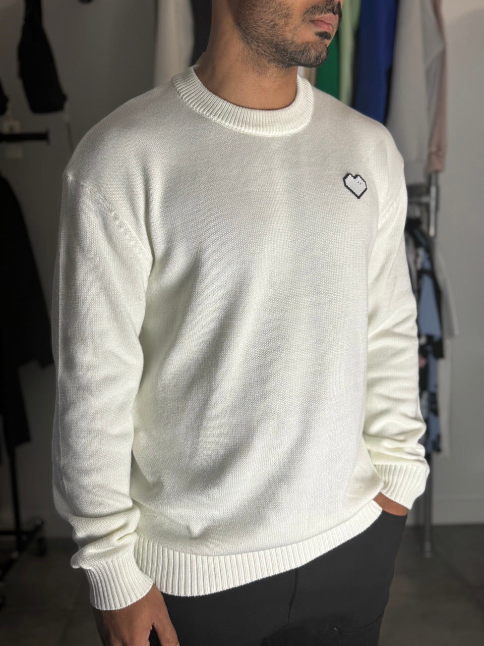 Pull en maille simple motif coeur (Blanc cassé)