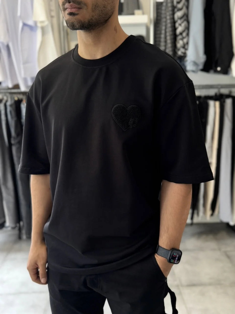 T-shirt noir coeur brodé puzzle