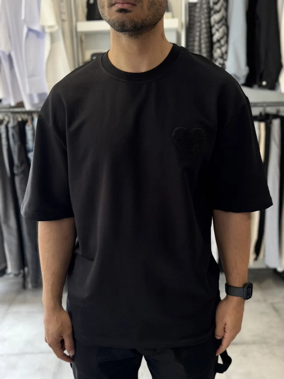 T-shirt noir coeur brodé puzzle