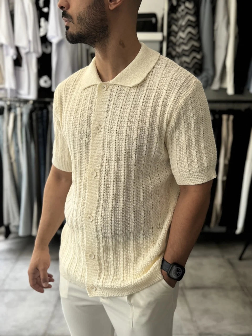 Chemise trouée en maille manches courtes beige