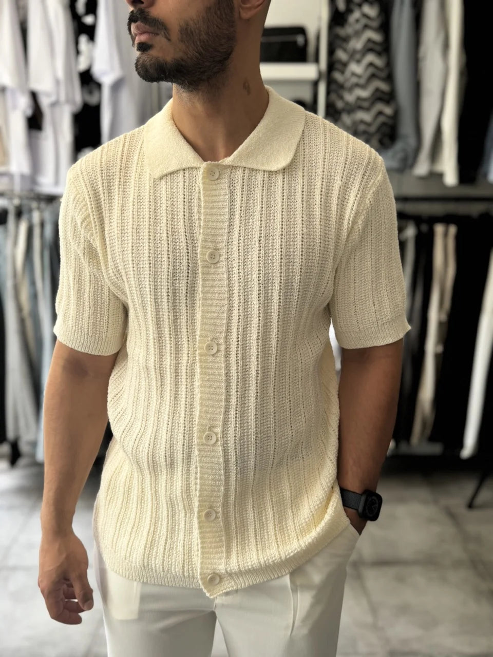Chemise trouée en maille manches courtes beige