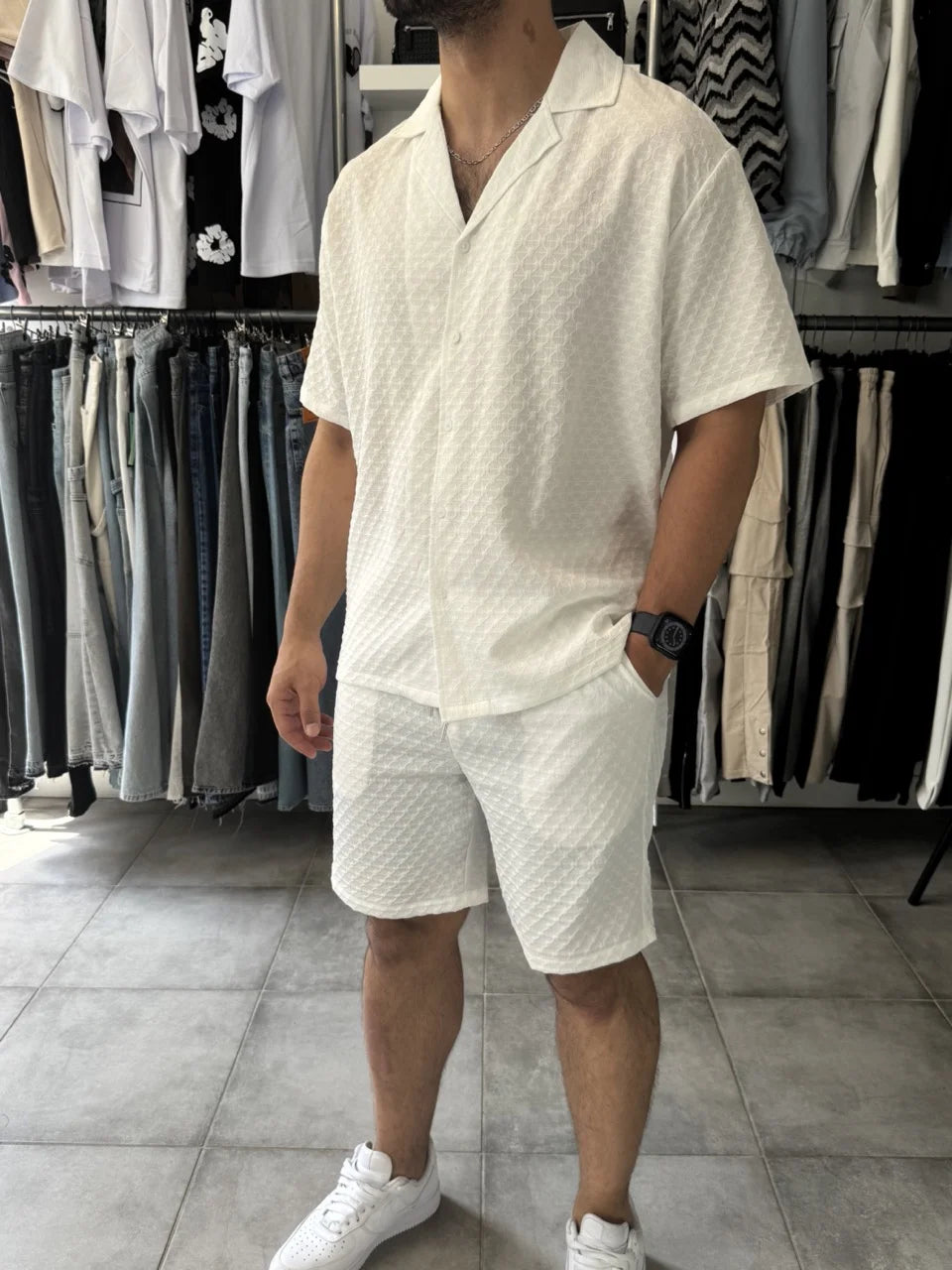 Ensemble a motifs chemise short blanc