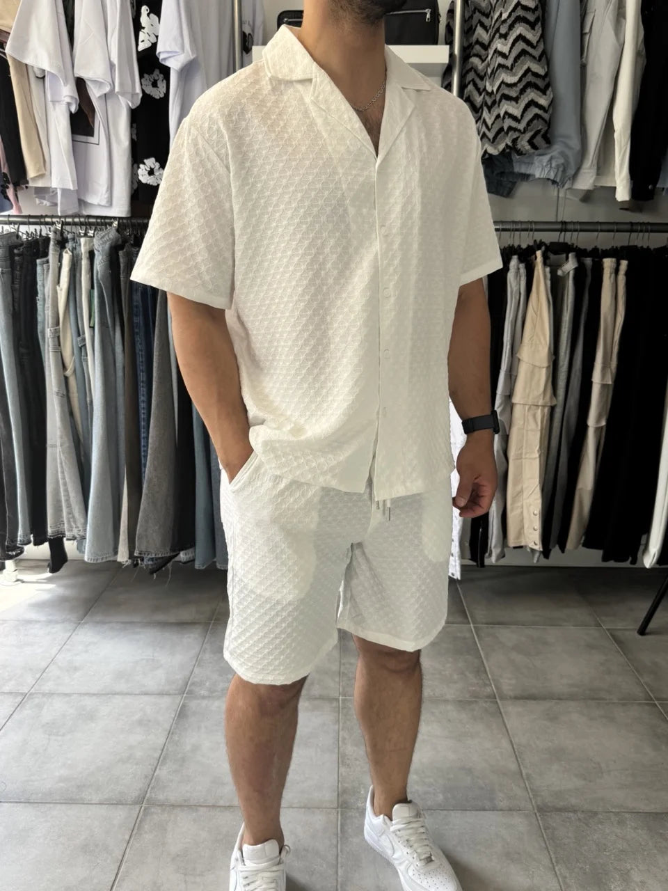 Ensemble a motifs chemise short blanc