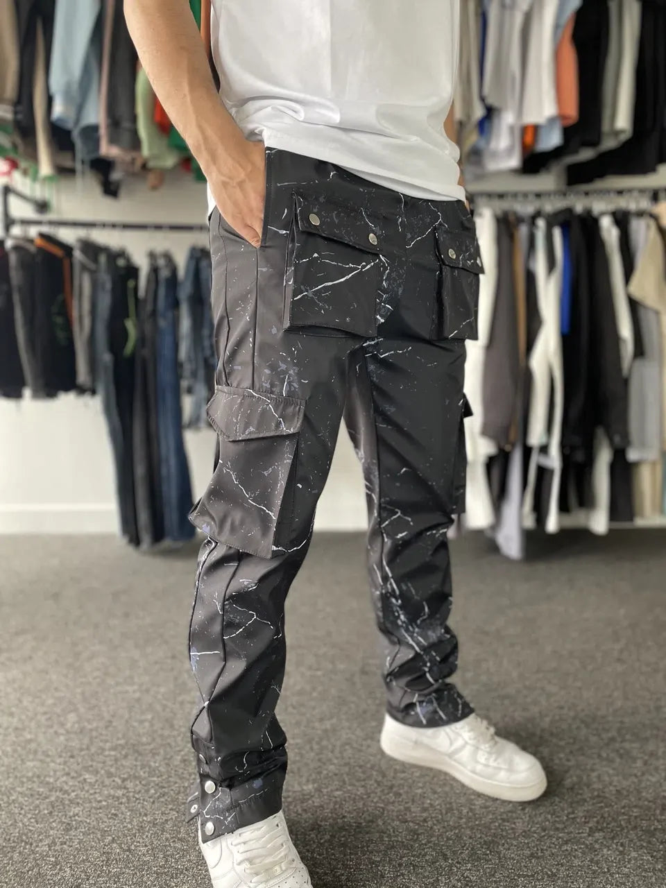 Pantalon cargo Noir marbré boutonné