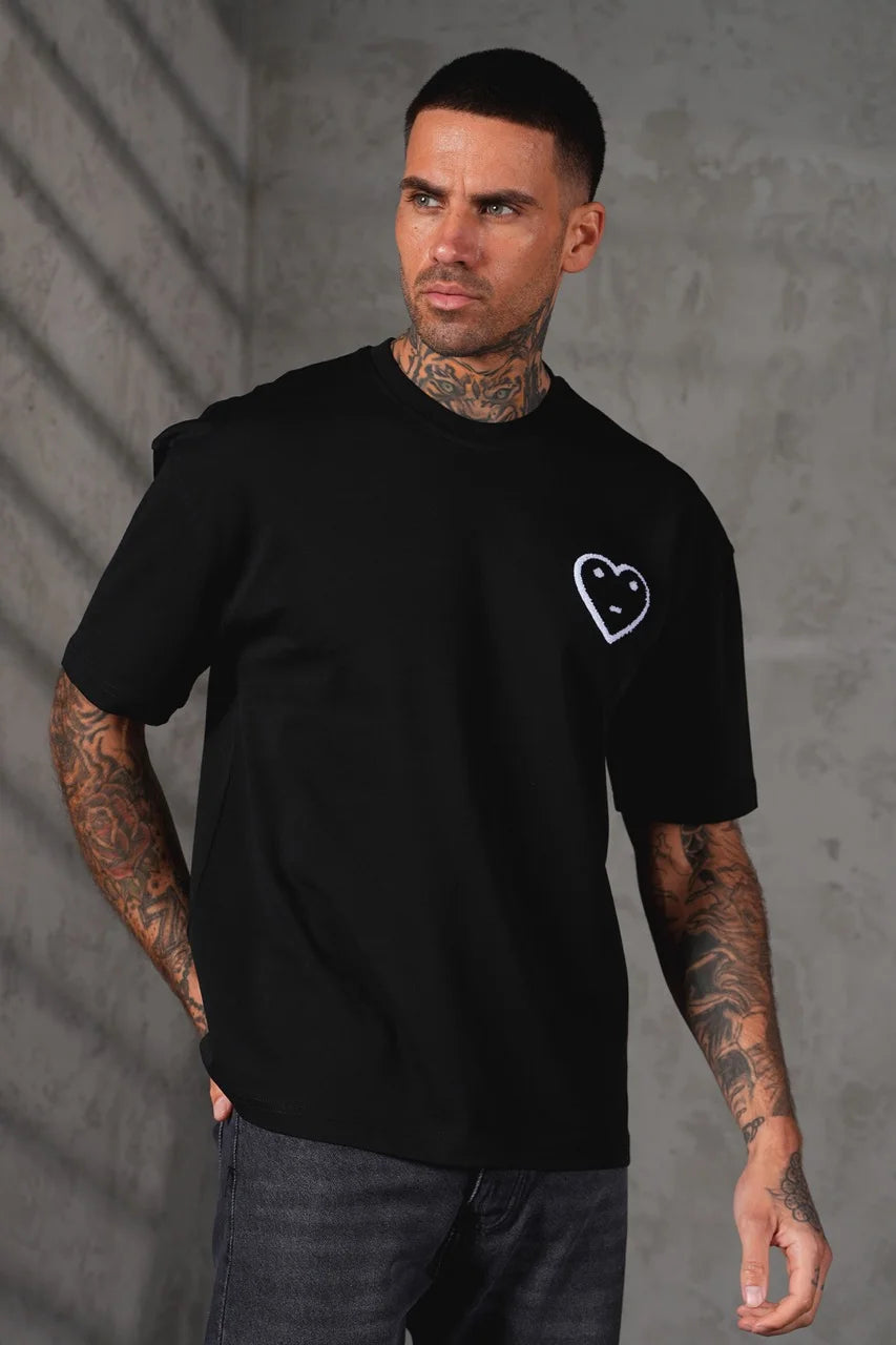 T-shirt oversize noir coeur brodé