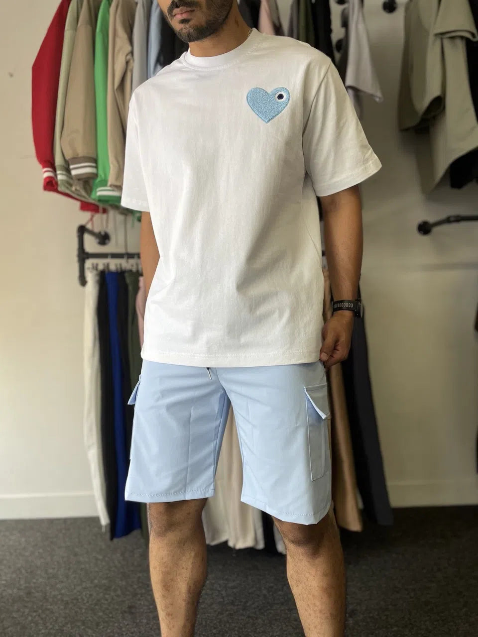 T-shirt blanc coeur bleu brodé