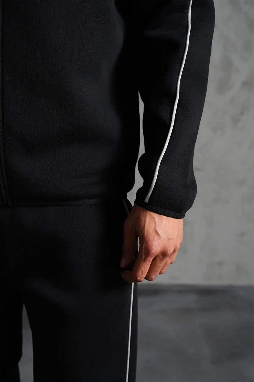 Ensemble basique de couleur noir pantalon coupe droite et veste sans capuche | Lyon