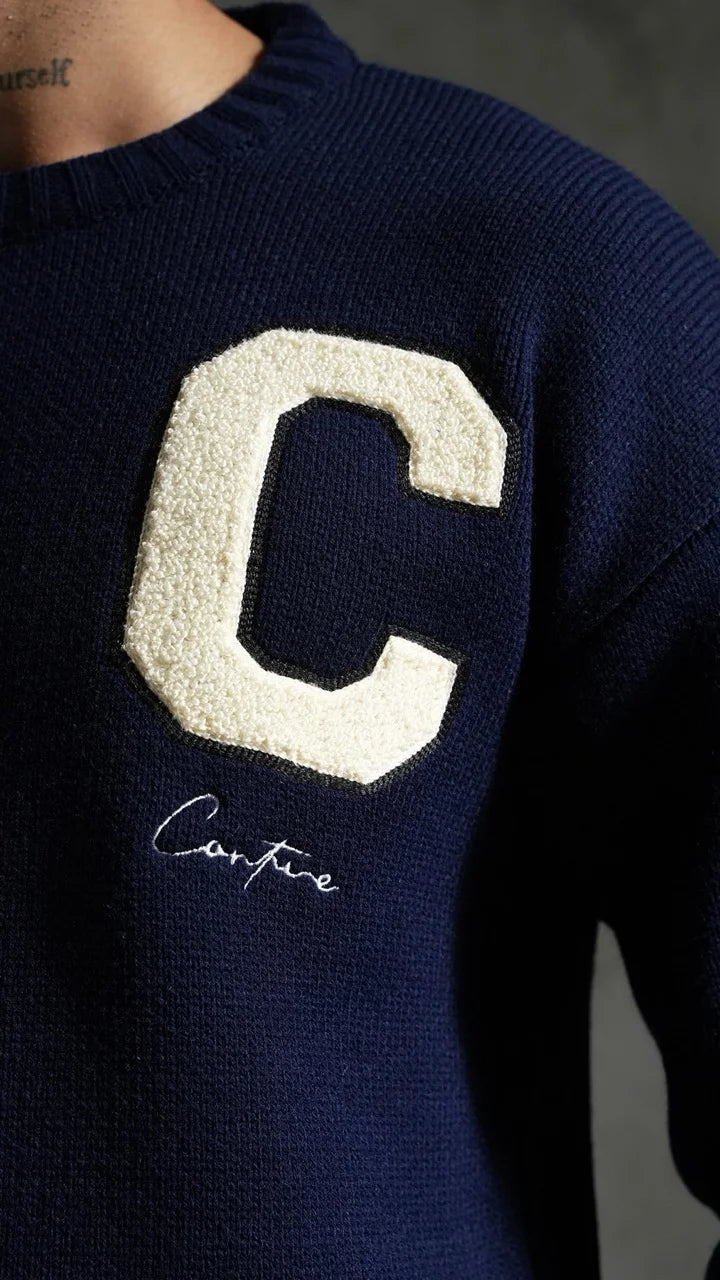 Pull en maille épais Bleu marine simple avec broderie C beige | Lyon
