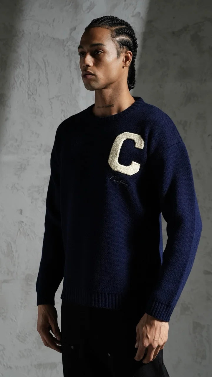 Pull en maille épais Bleu marine simple avec broderie C beige | Lyon
