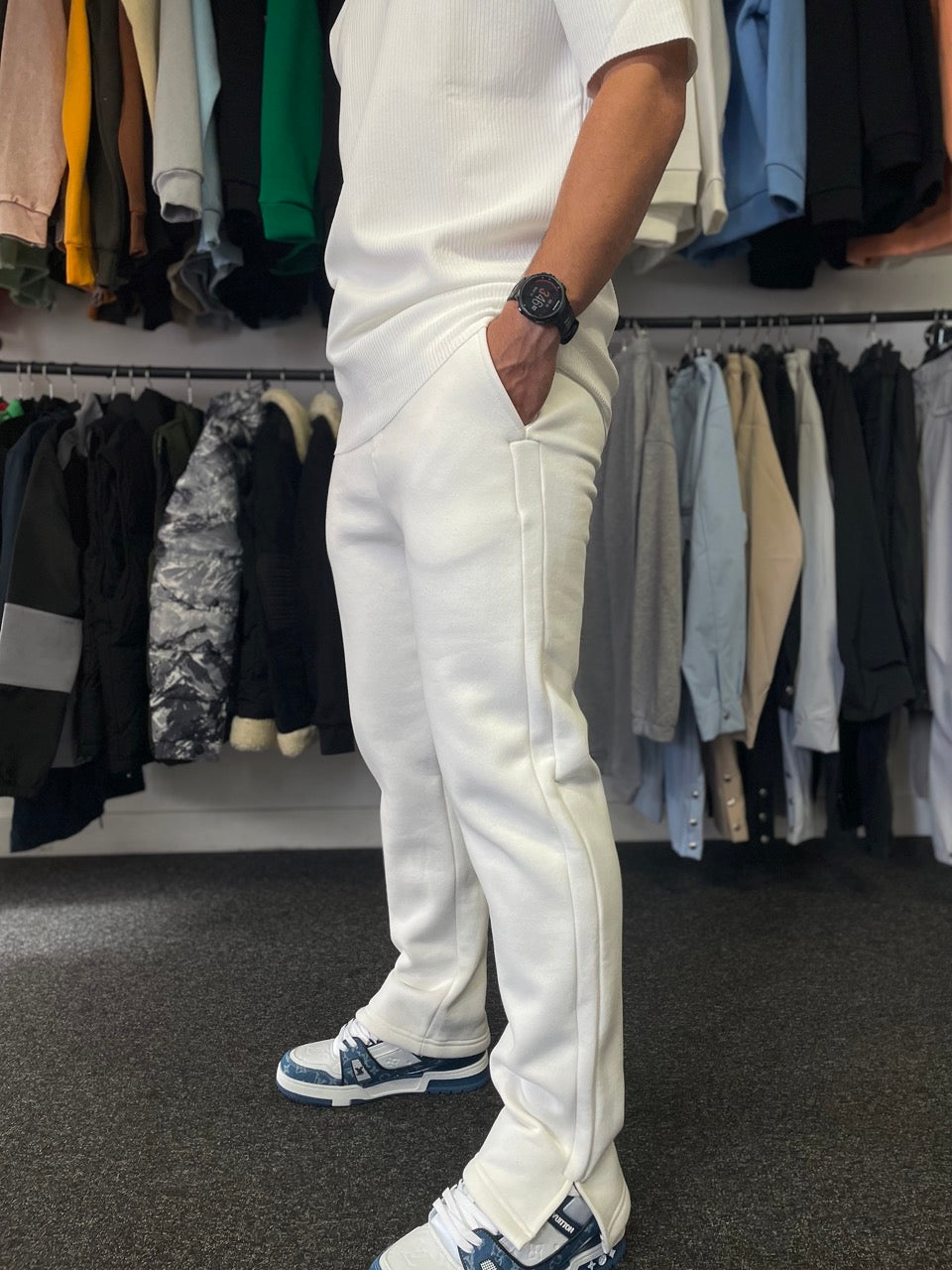 Pantalon jogging blanc avec fente cheville