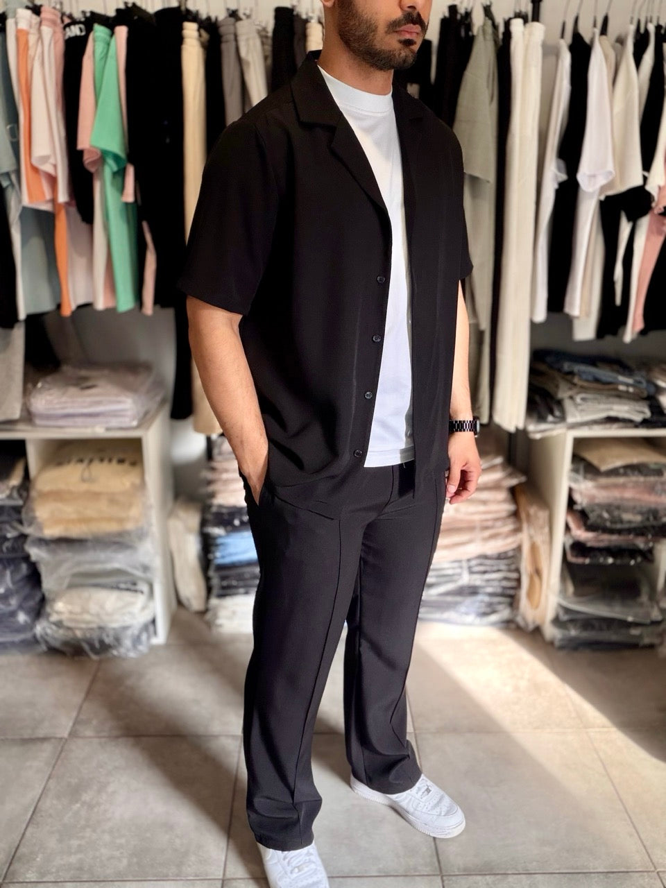 Ensemble chemise demi-manche Pantalon coupe droite noir YOTA | Lyon