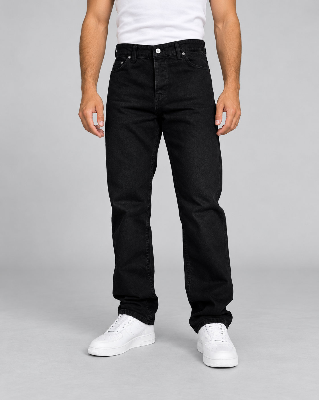 Jean homme noir coupe droite porté - vue de face